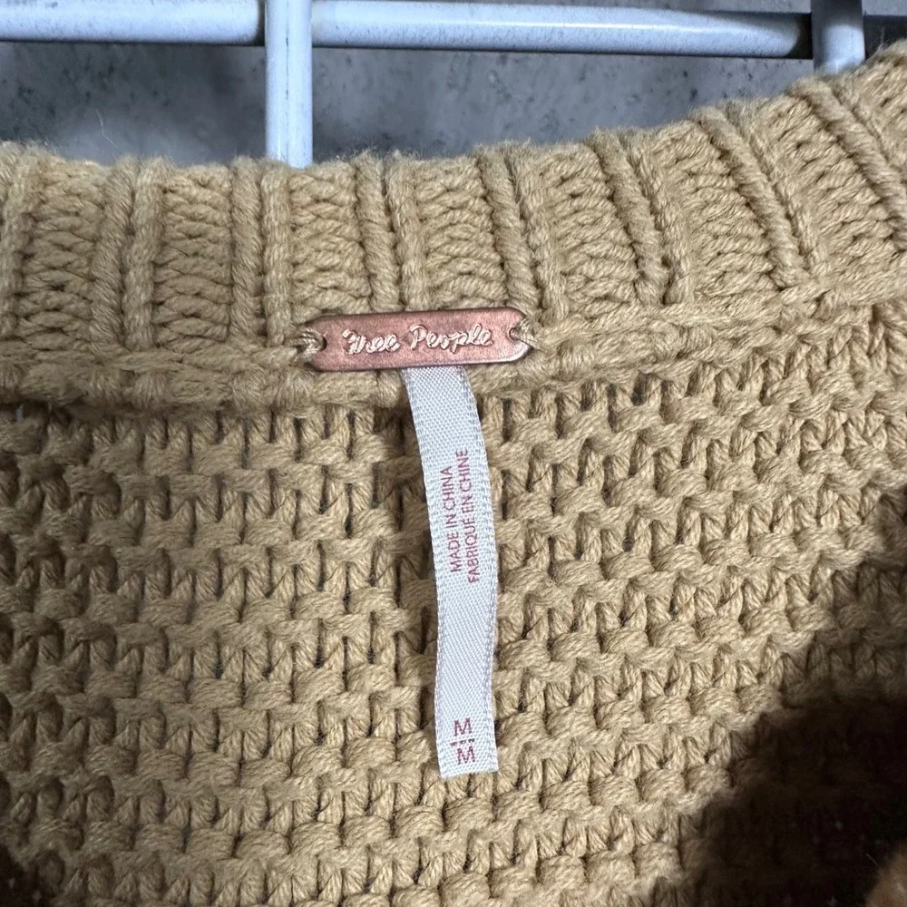 Free People Cable Knit Sweater Tan Oversized Long Sleeve Women's Size M cozy - Picture 3 of 7